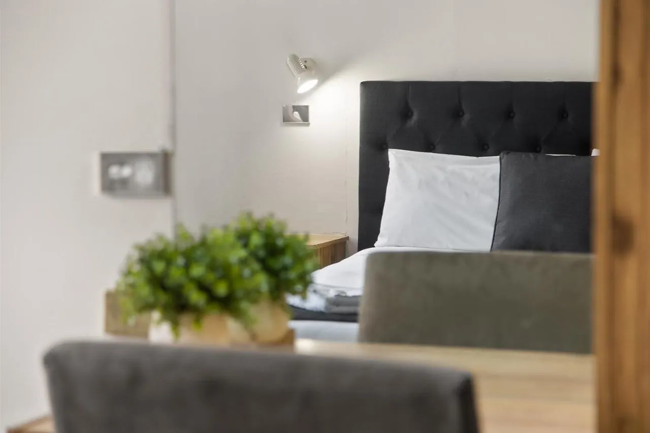 Adelaide Paringa Hotel