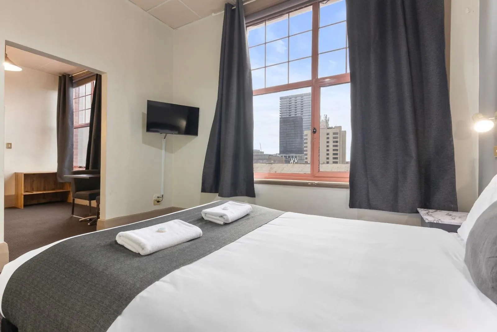 Adelaide Paringa Hotel