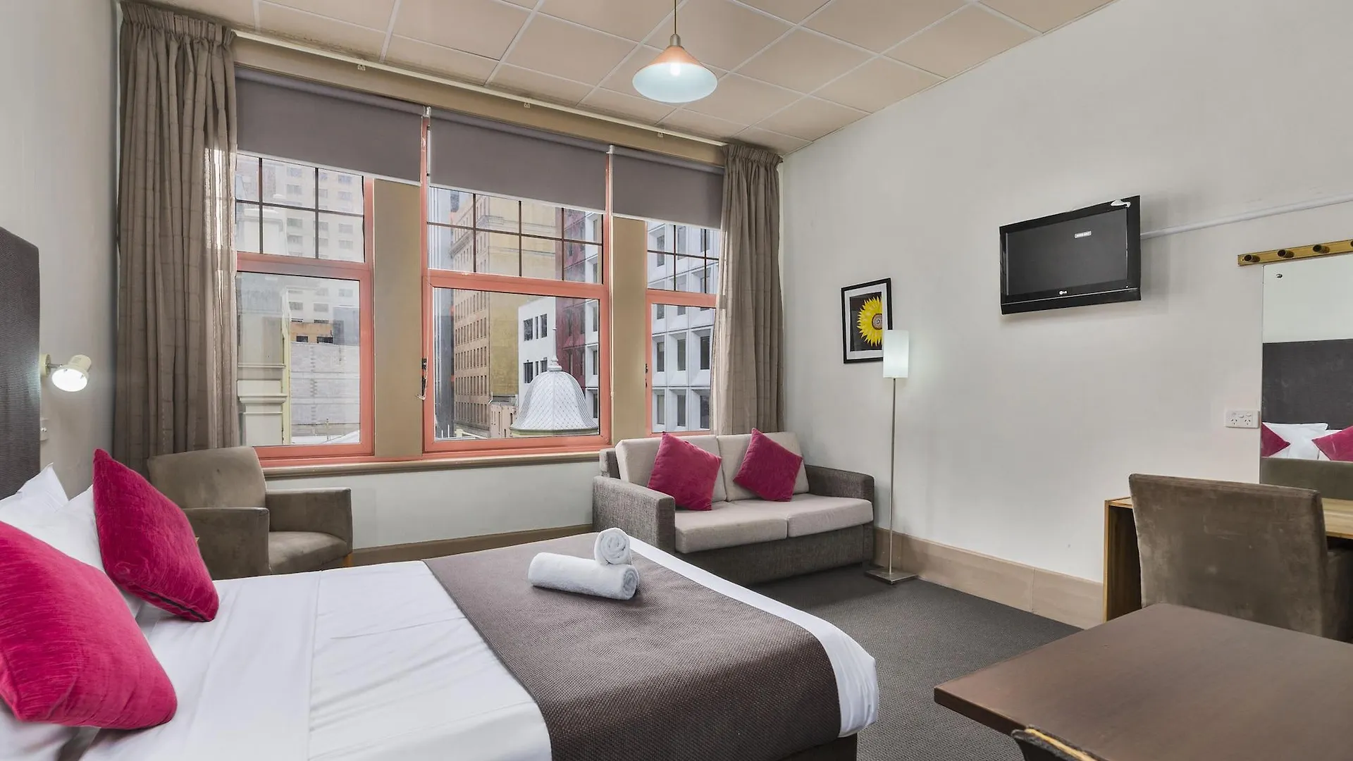 Adelaide Paringa Hotel