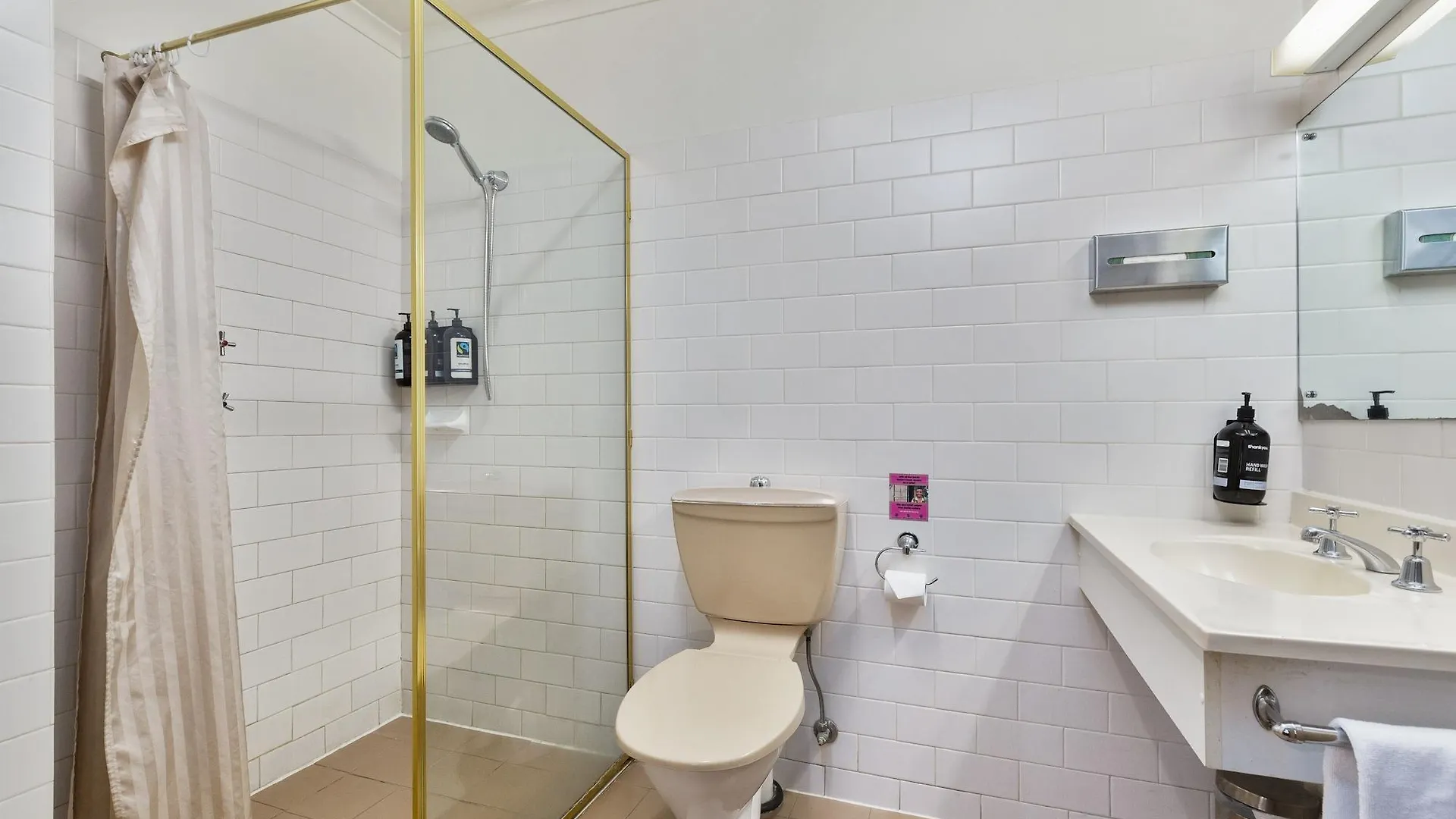 Adelaide Paringa Hotel 3*,