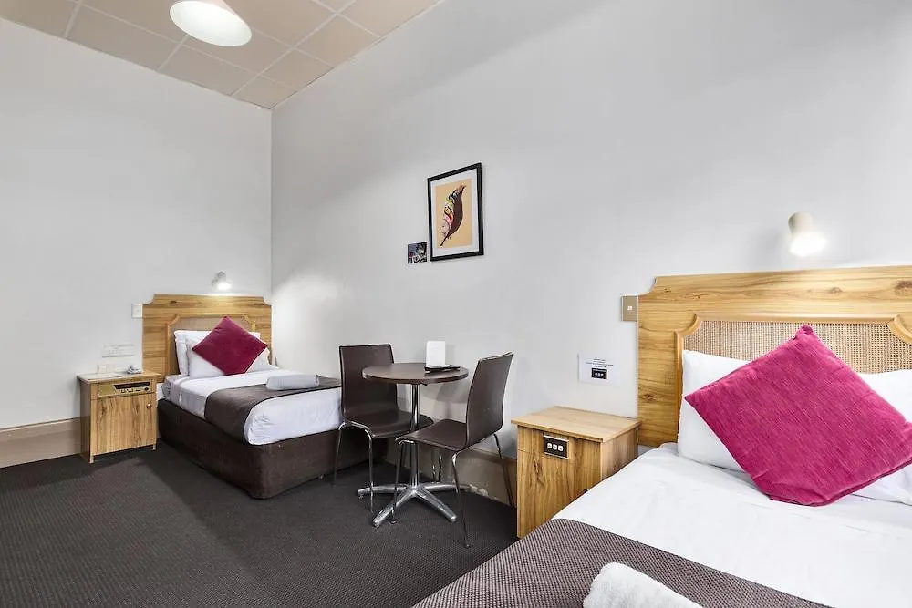 Adelaide Paringa Hotel