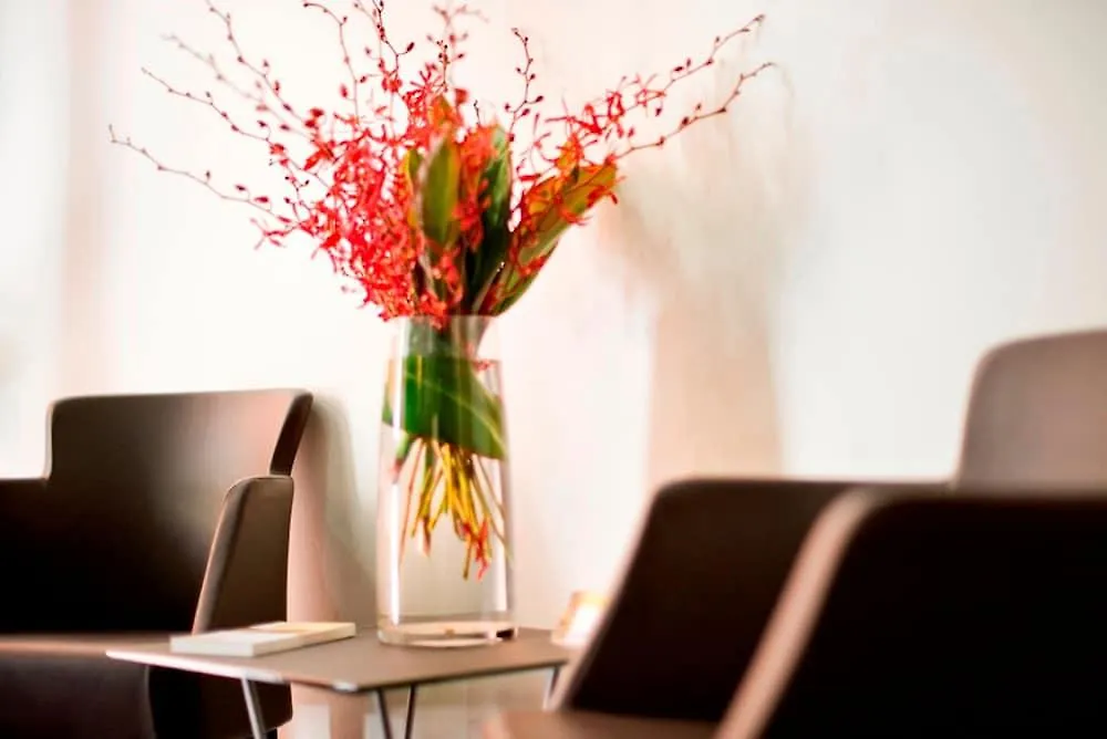Adelaide Paringa Hotel
