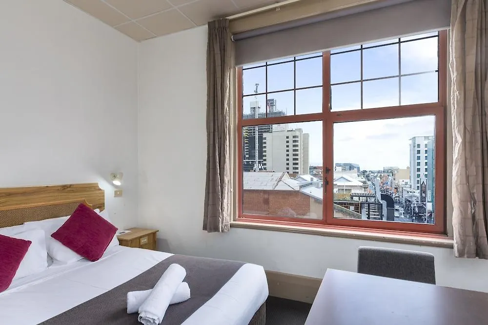 Adelaide Paringa Hotel