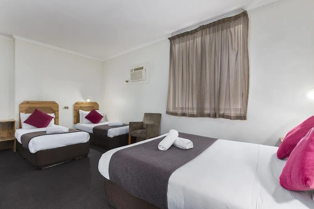 Adelaide Paringa Hotel
