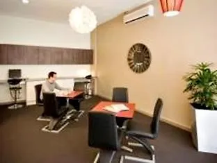 Adelaide Paringa Hotel 3*,