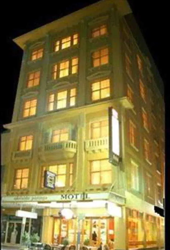 Adelaide Paringa Hotel 3*,  Australia