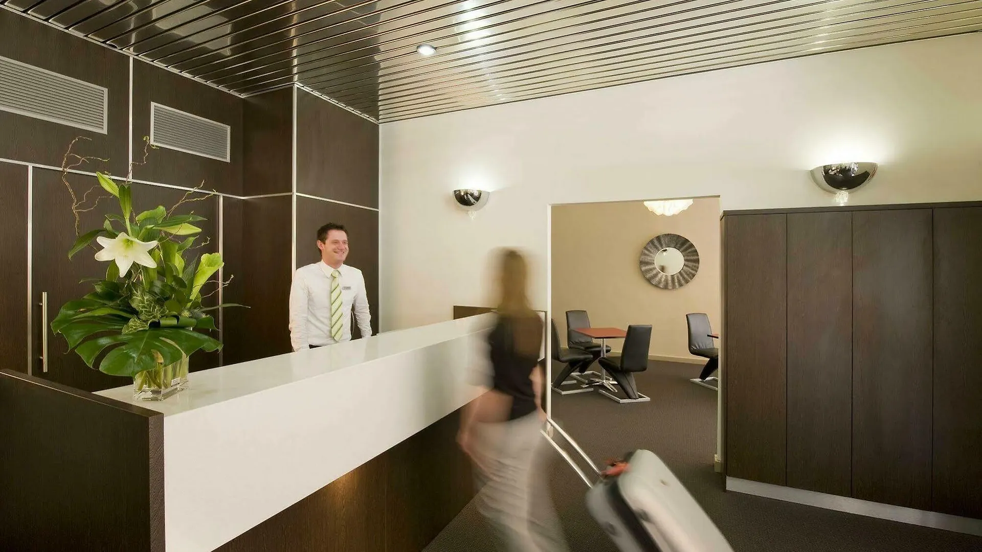 Adelaide Paringa Hotel